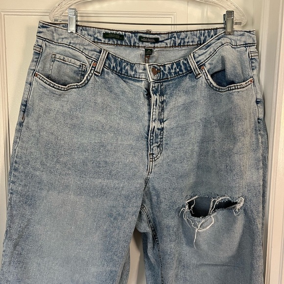 Wild Fable Relaxed Straight Jeans Size 18 Distressed Light Wash 90s Denim - Picture 2 of 7
